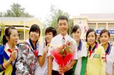 Bị kỷ luật thôi việc vì chống tiêu cực giáo dục